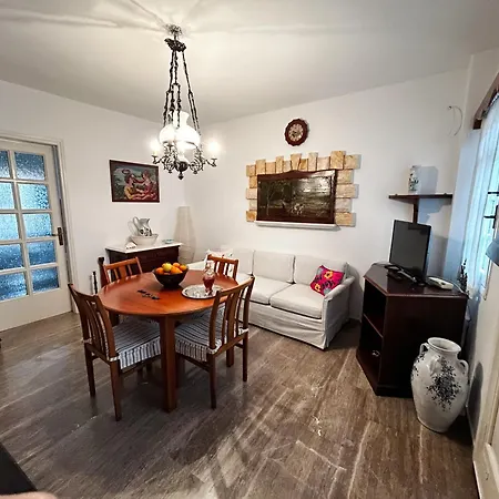 Dryades House In Апартаменты *