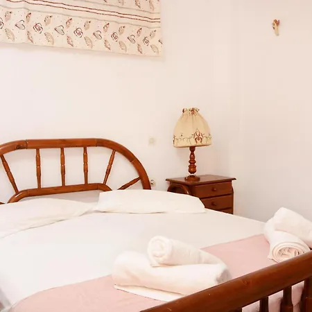 Apartment Dryades House In Kinidaros Naxos City